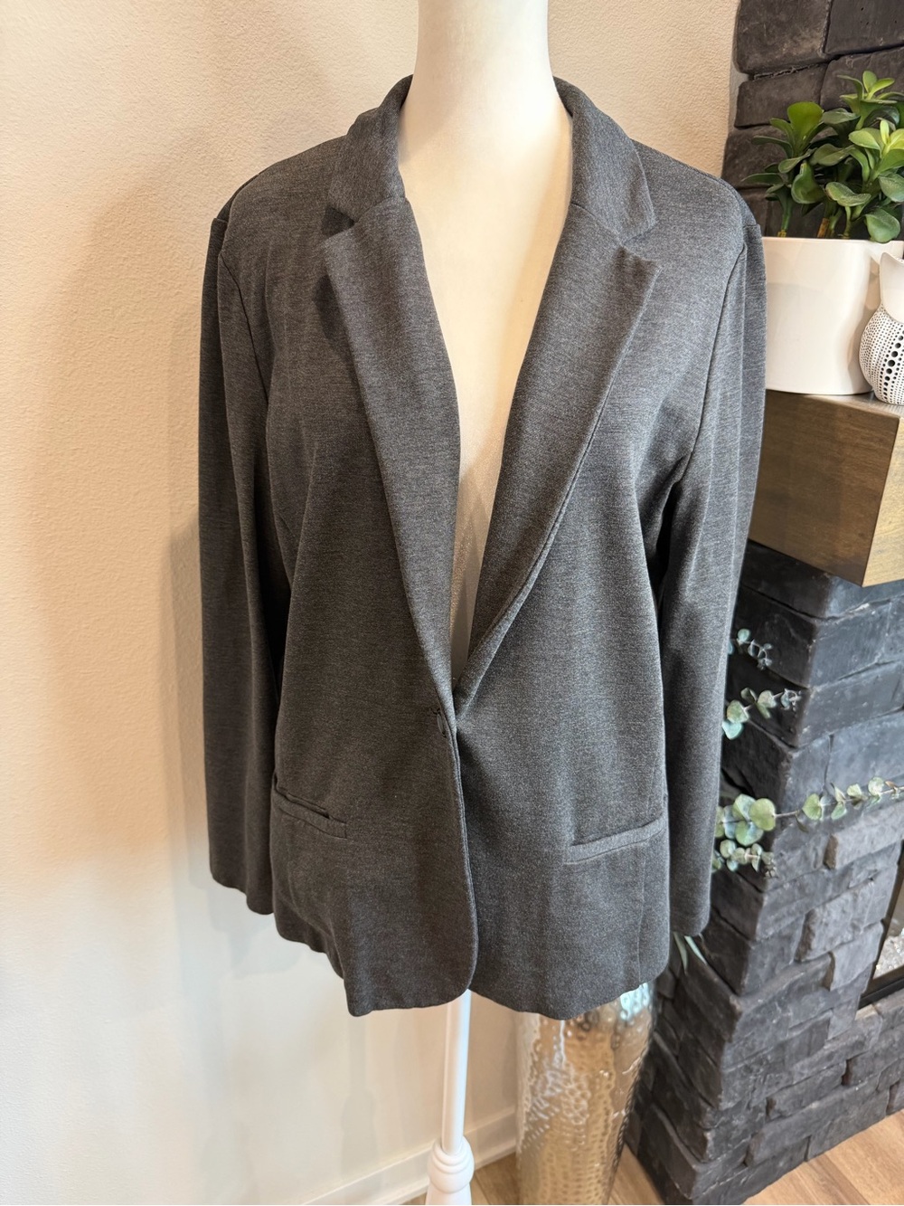 a.n.a. Women's Dark Gray Blazer Jacket. Size L. Some stretch.